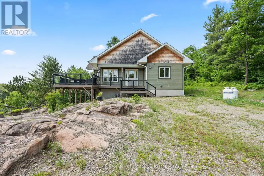 Detached at 2092 BEACH ROAD, Frontenac