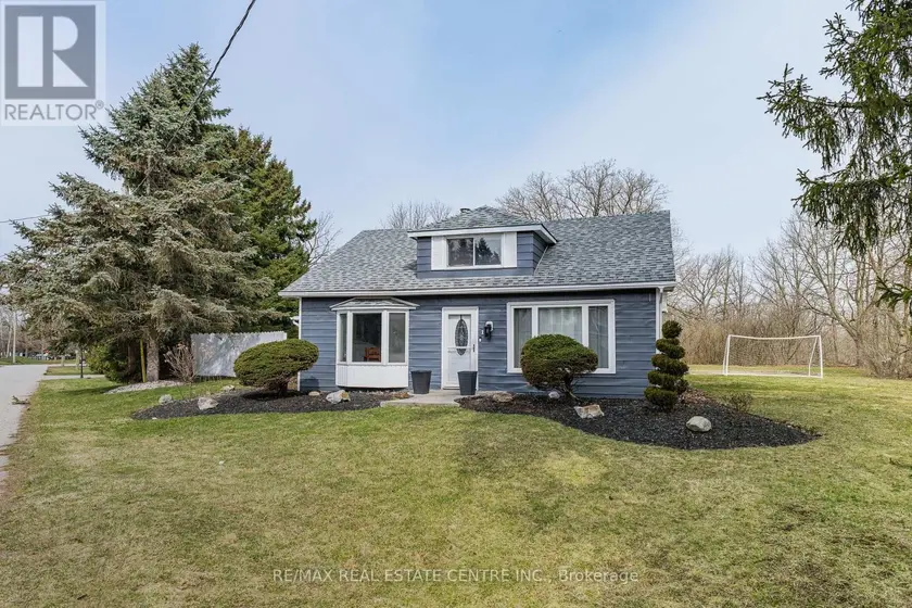 Detached at 1 HUGHSON STREET, North Dumfries