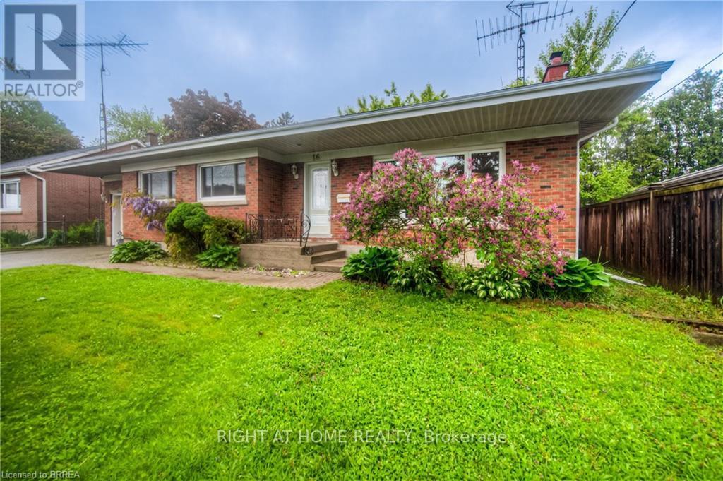 Detached at 16 ROWANWOOD AVENUE, Brant (Brantford Twp)