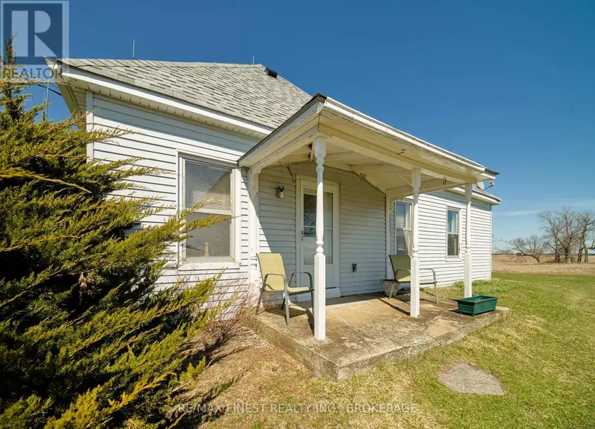 Detached at 10 FRONT ROAD, Loyalist