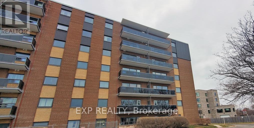 Multiplex at 516 - 375 SCOTT STREET, St. Catharines (Vine/Linwell)
