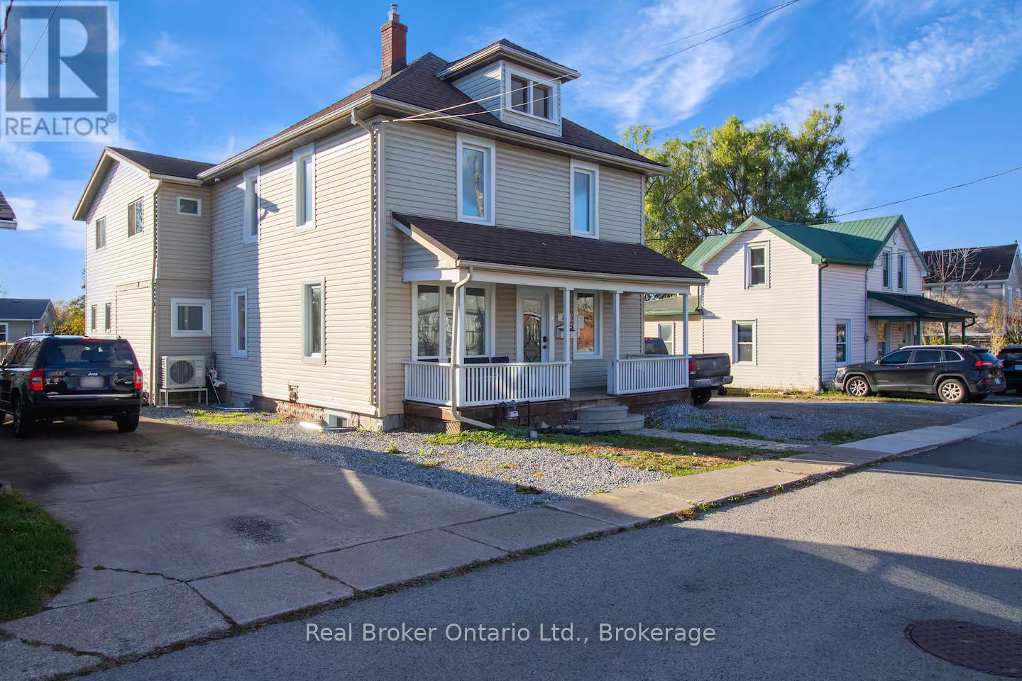 Detached at 34 CHURCH STREET, Port Colborne (Main Street)