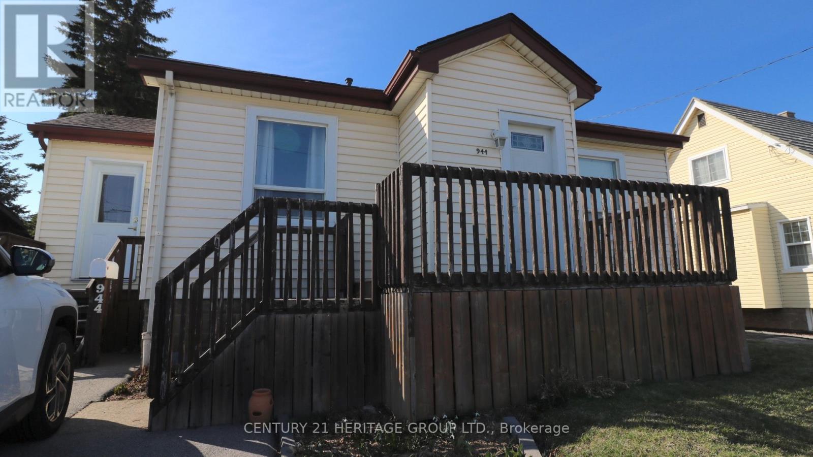 Detached at 944 GARTH STREET, Hamilton (Gilbert)