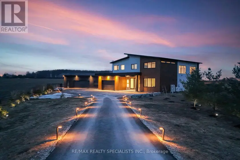 Detached at 295449 8TH LINE, Amaranth