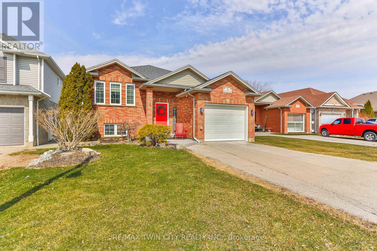 Detached at 3 OLIVER COURT, Brantford