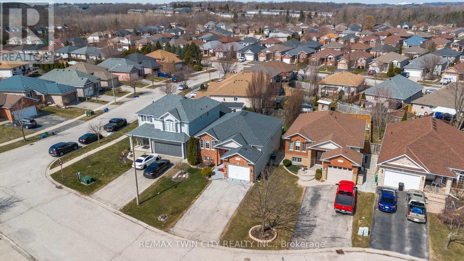 Detached at 3 OLIVER COURT, Brantford