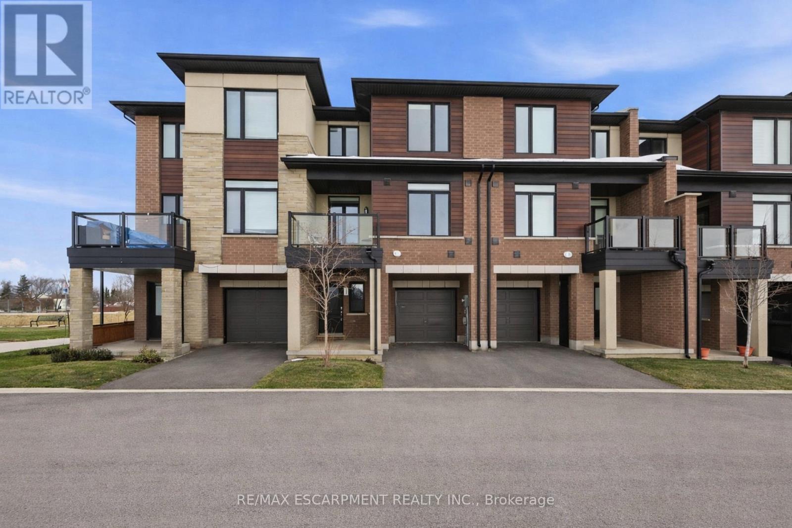 Townhouse at 44 - 590 NORTH SERVICE ROAD, Hamilton (Lakeshore)