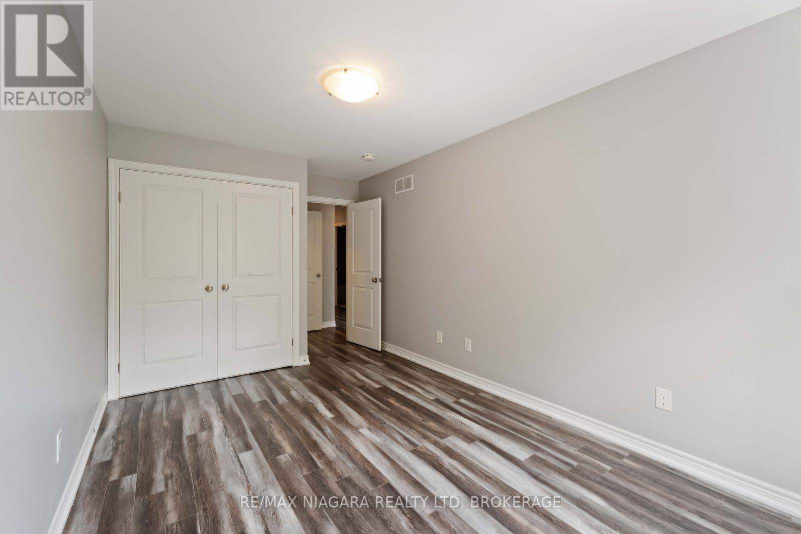 Semi-Detached/Link at 81 GROVE STREET, Welland