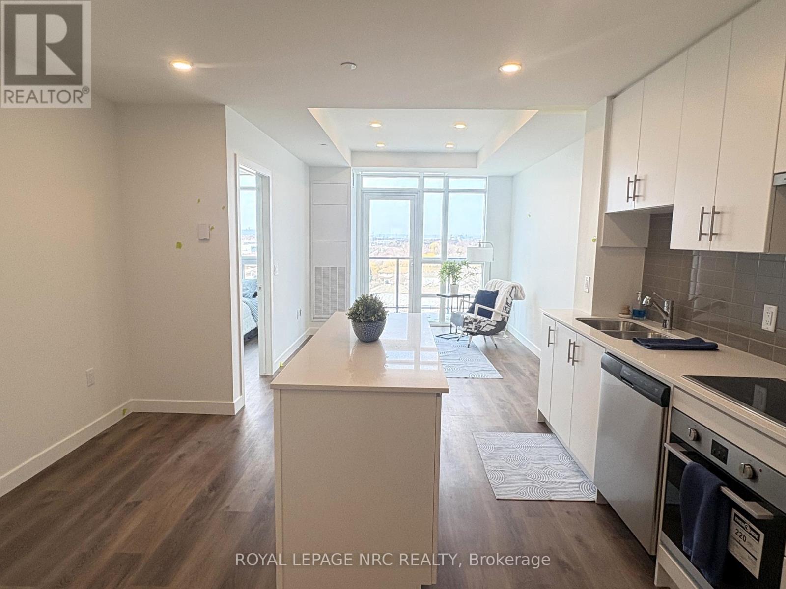Apartment at 921 - 461 GREEN ROAD, Hamilton