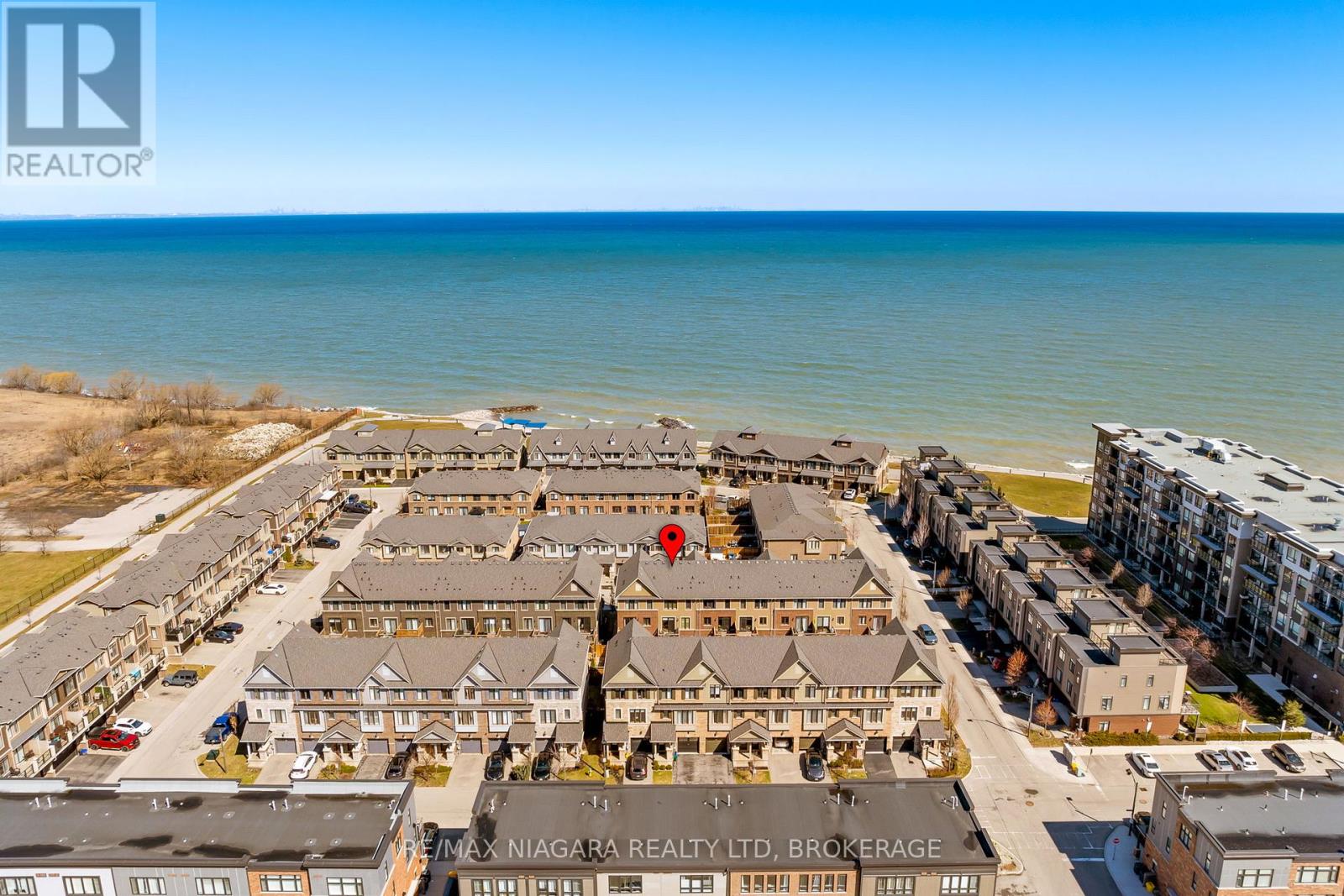 Townhouse at 11 WALTERS LANE, Grimsby (Grimsby Beach)