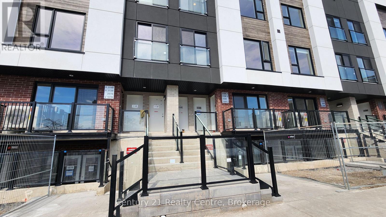 Townhouse at 208B - 16 MELBOURNE AVENUE, St. Catharines (E. Chester)