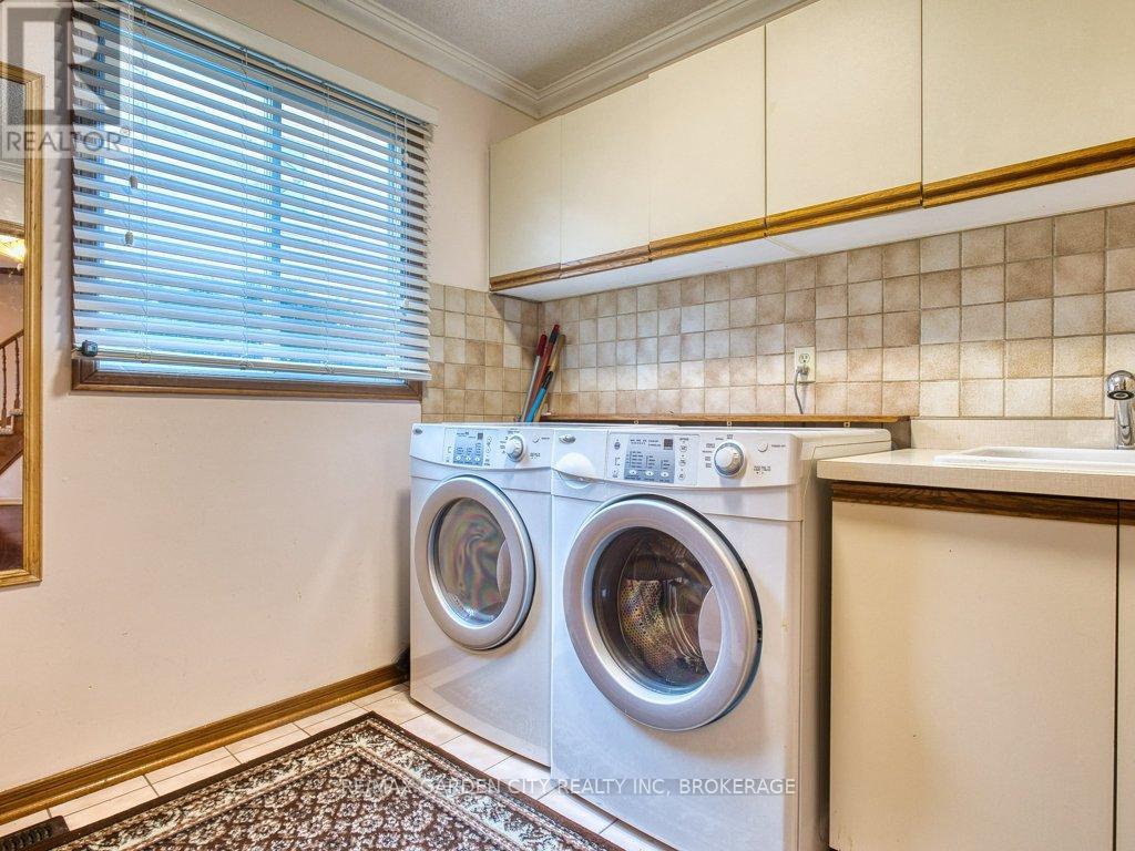Detached at 21 BASCARY CRESCENT, St. Catharines
