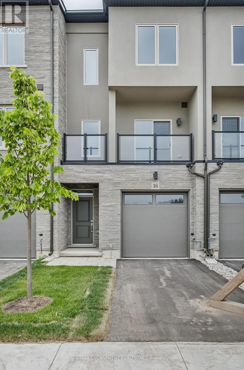 Townhouse at 16 CLEAR VALLEY LANE, Hamilton (Mount Hope)