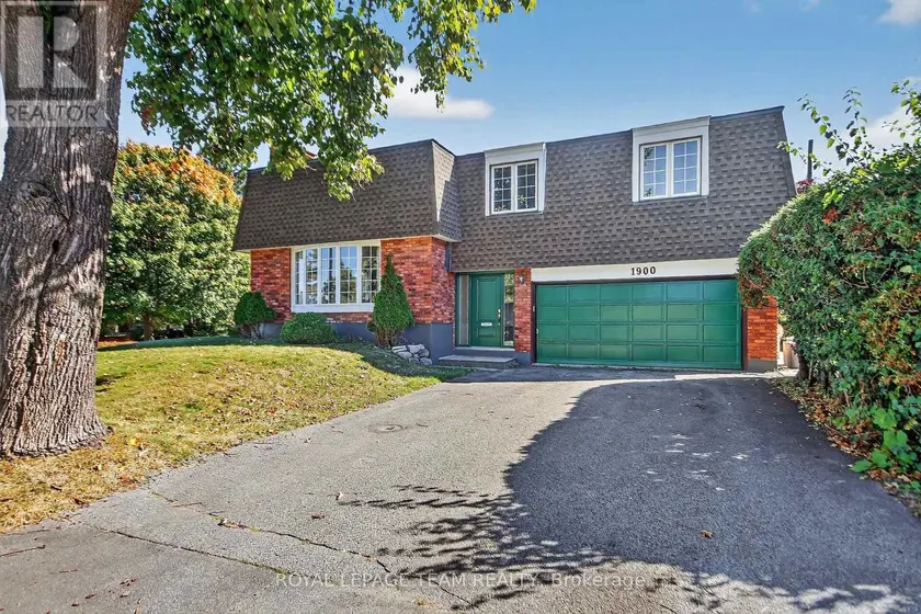 Detached at 1900 SOUTHAMPTON COURT, Ottawa