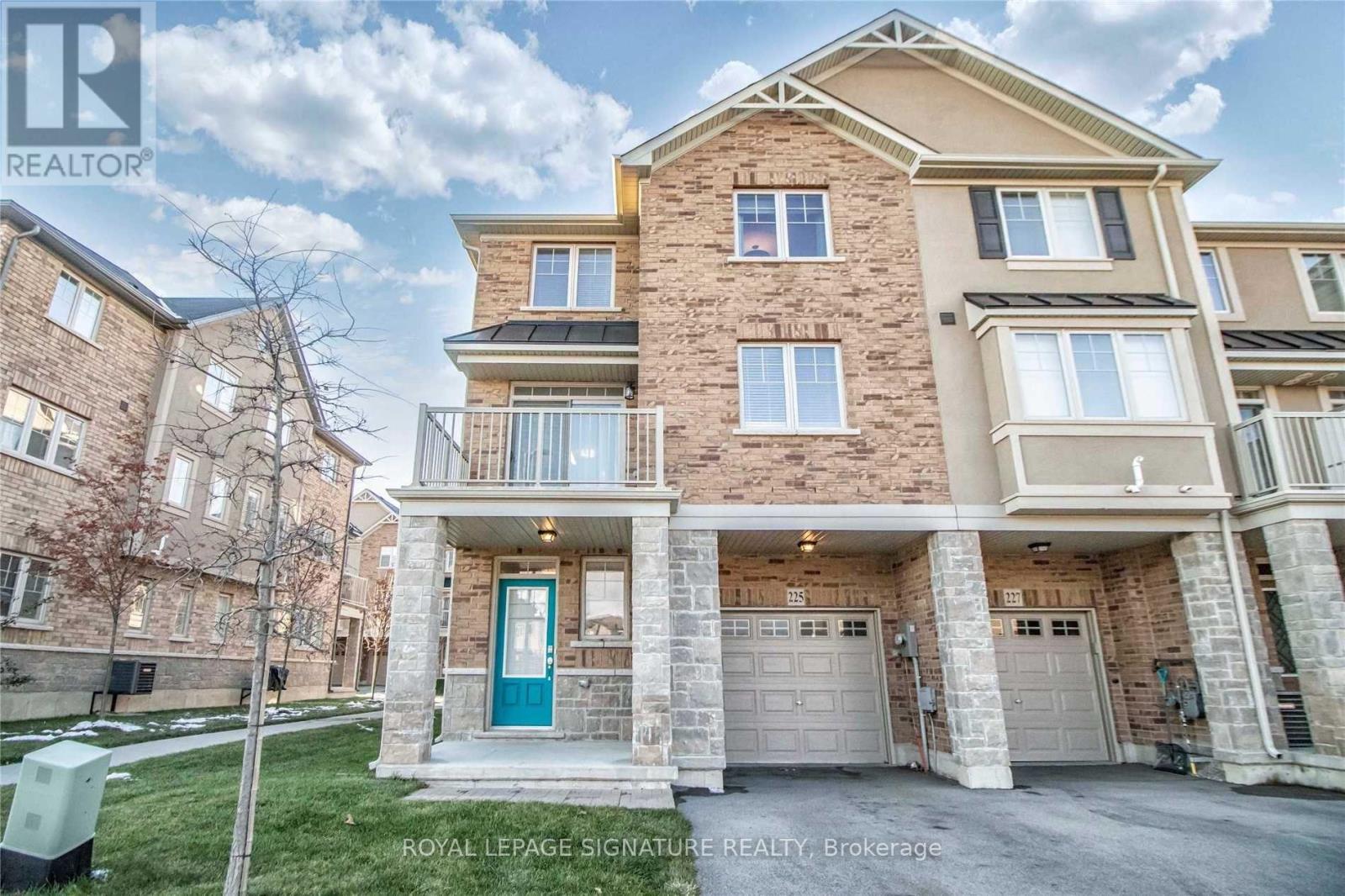 Townhouse at 225 WESTBANK TRAIL, Hamilton (Stoney Creek Mountain)