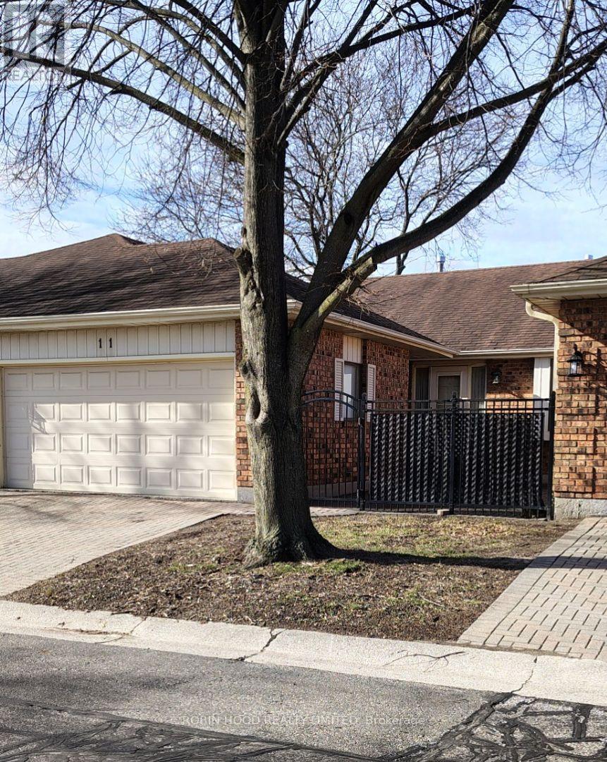 Townhouse at UNIT 11 - 21 EARL DRIVE, Chatham-Kent (Chatham)