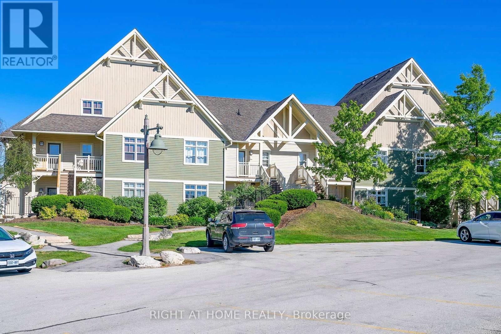 Townhouse at 124 - 125 FAIRWAY COURT, Blue Mountains