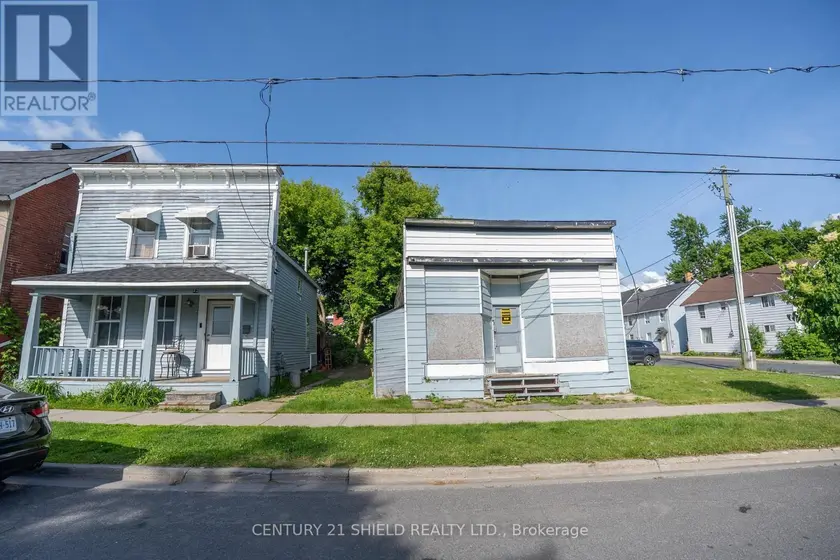 Detached at 42-46 MARLBOROUGH STREET S, Cornwall