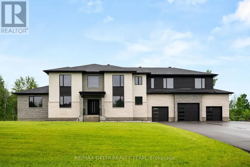 Detached at 663 BALLYCASTLE CRESCENT, Ottawa