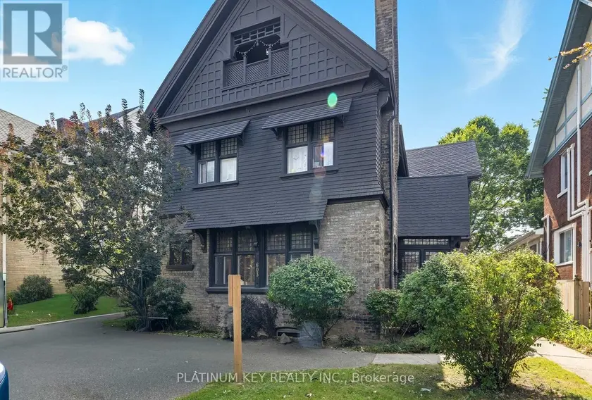 Detached at 603 QUEENS AVENUE, London