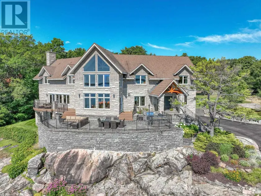 Detached at 1188 1000 ISLANDS PARKWAY, Front of Yonge