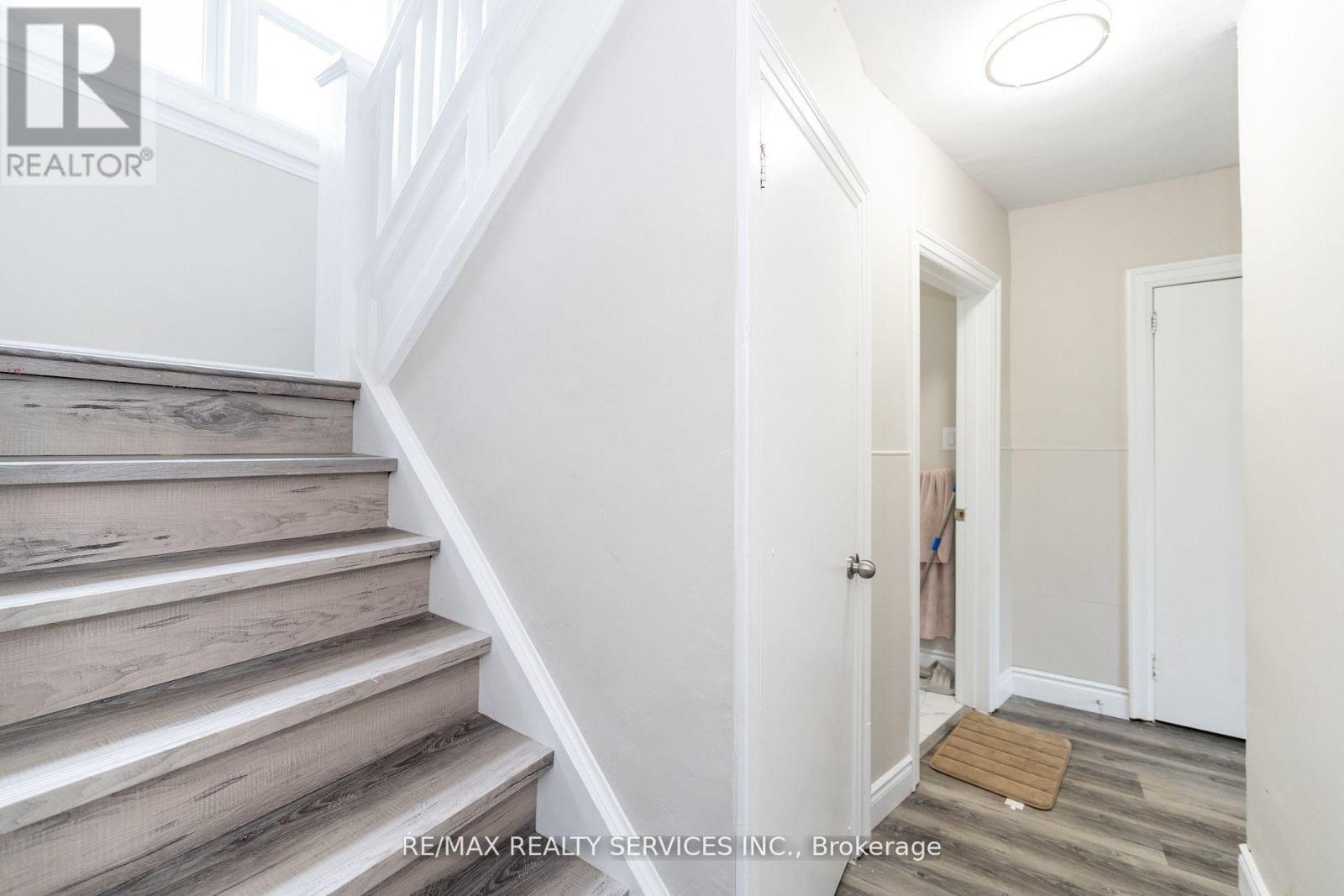 Detached at 2178 HIGHWAY 6, Hamilton