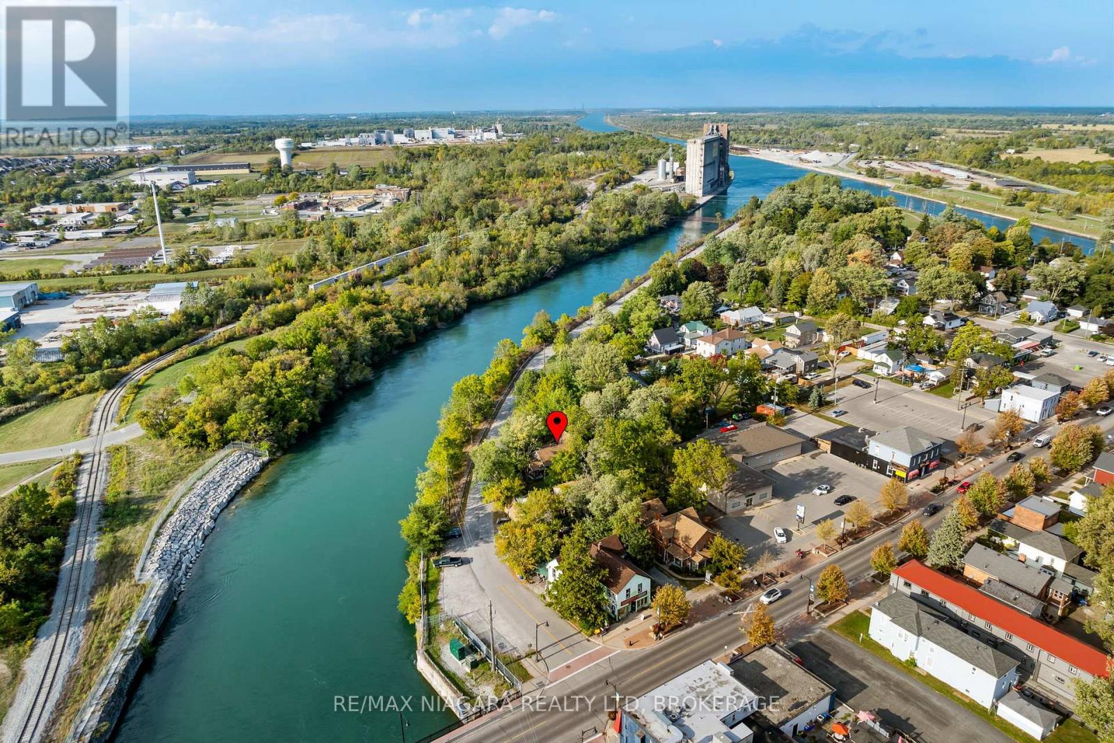 Detached at 105 WEIR ROAD, Port Colborne (Main Street)