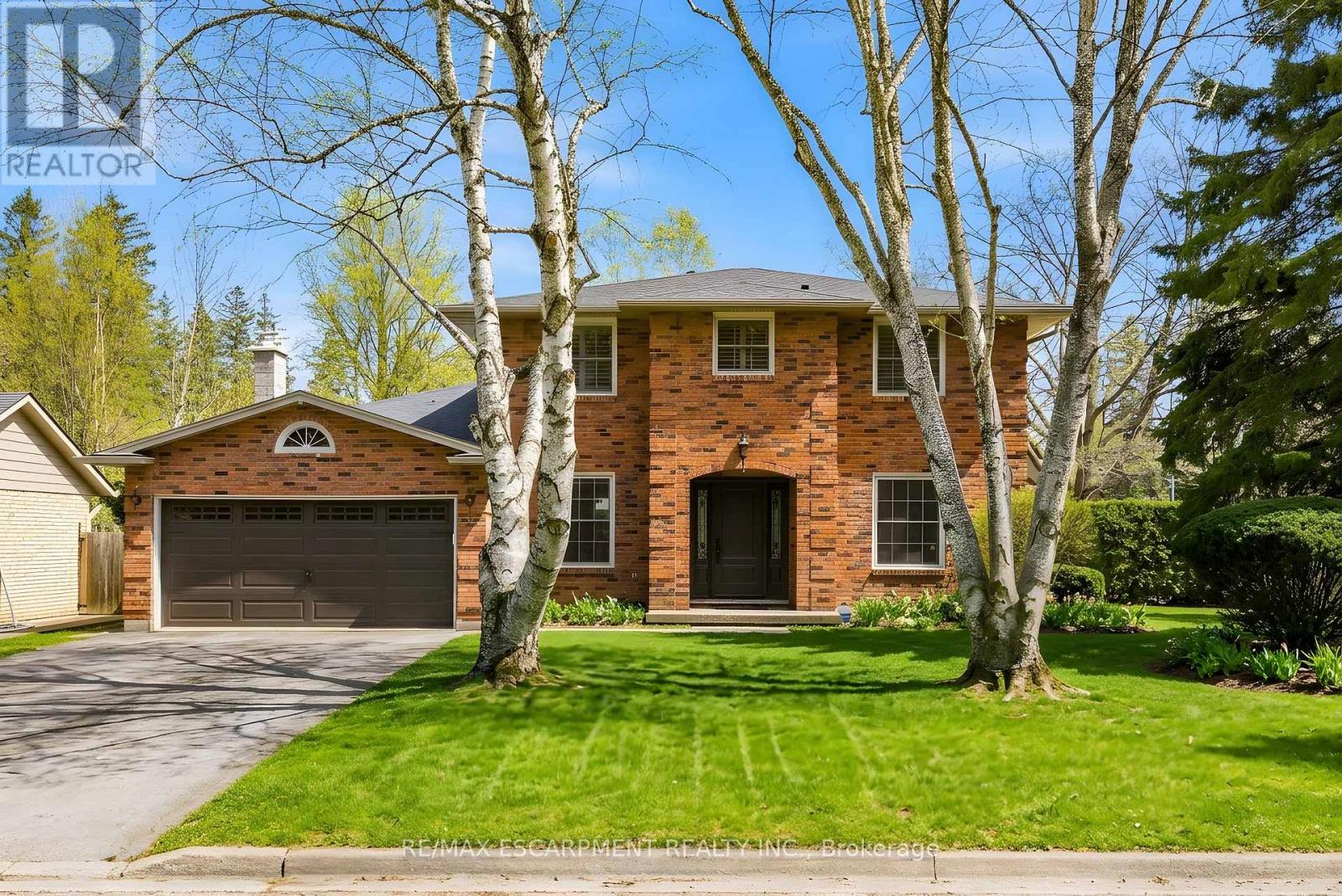 Detached at 3 POSTANS PATH, Hamilton (Ancaster)