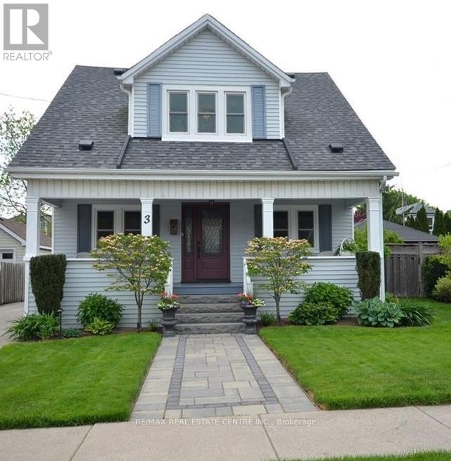 Detached at 3 SECOND STREET S, Hamilton (Stoney Creek)