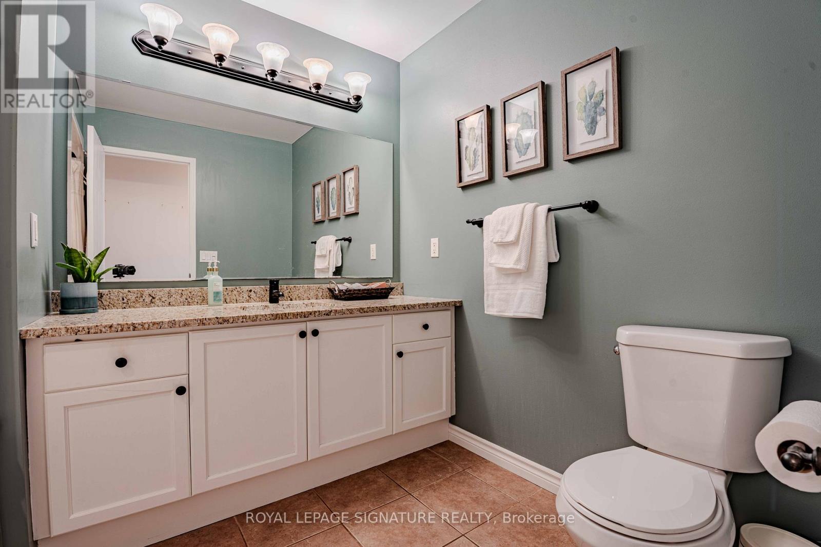 Townhouse at 22 CURZON CRESCENT, Guelph