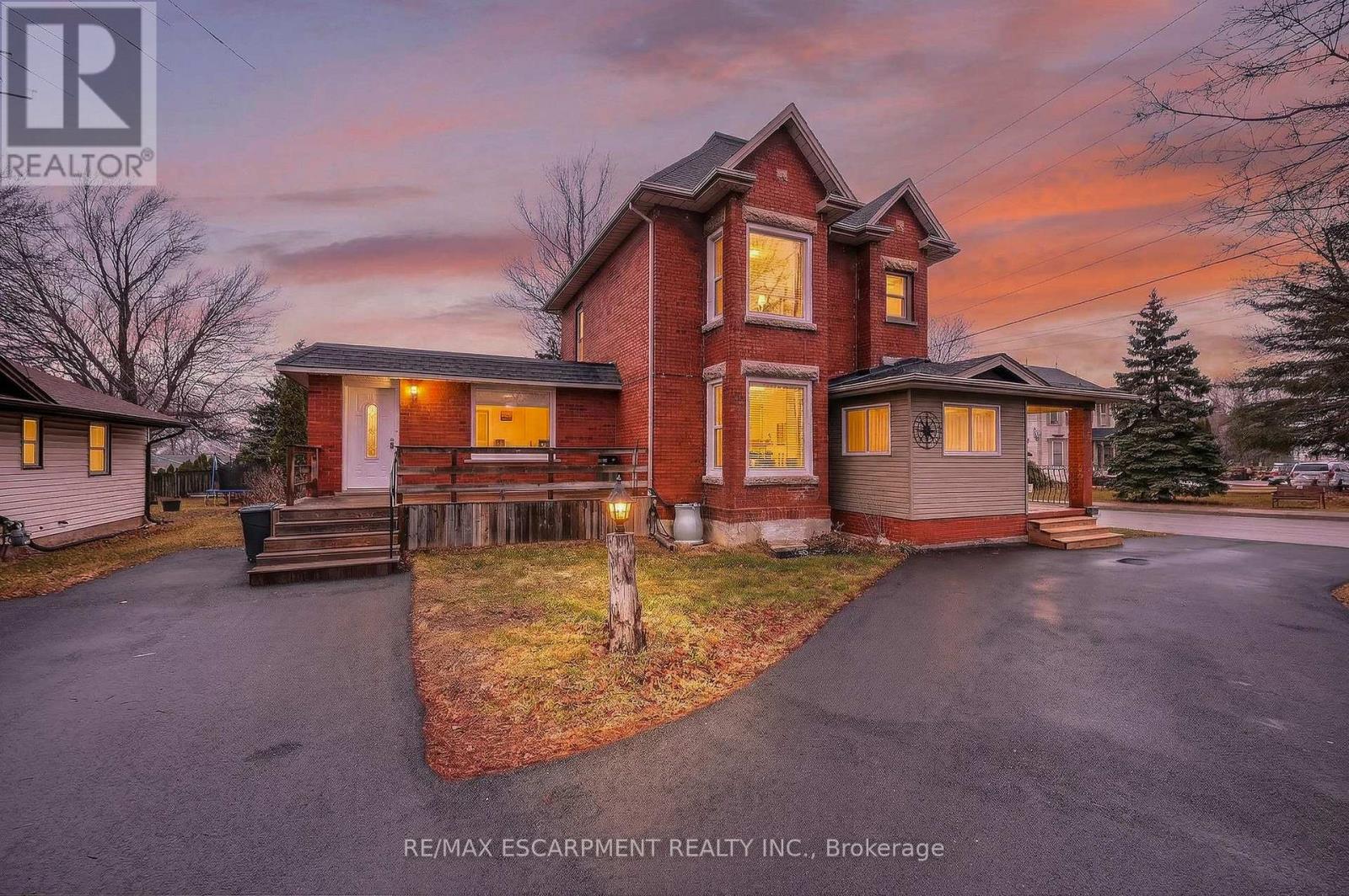 Detached at 287 MAIN STREET E, Grimsby (Grimsby East)