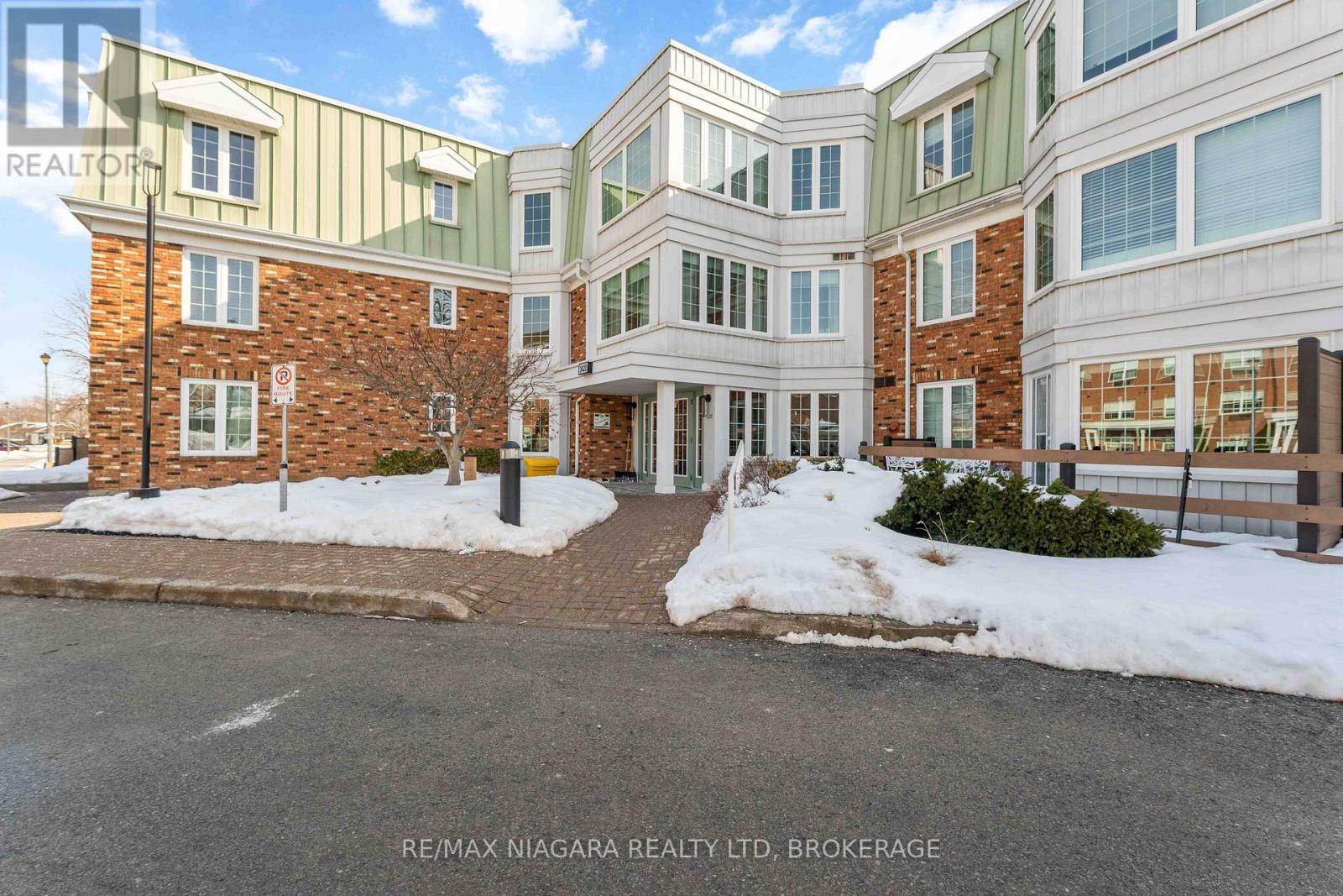 Apartment at 210 - 3420 FREDERICK AVENUE, Lincoln (Lincoln-Jordan/Vineland)