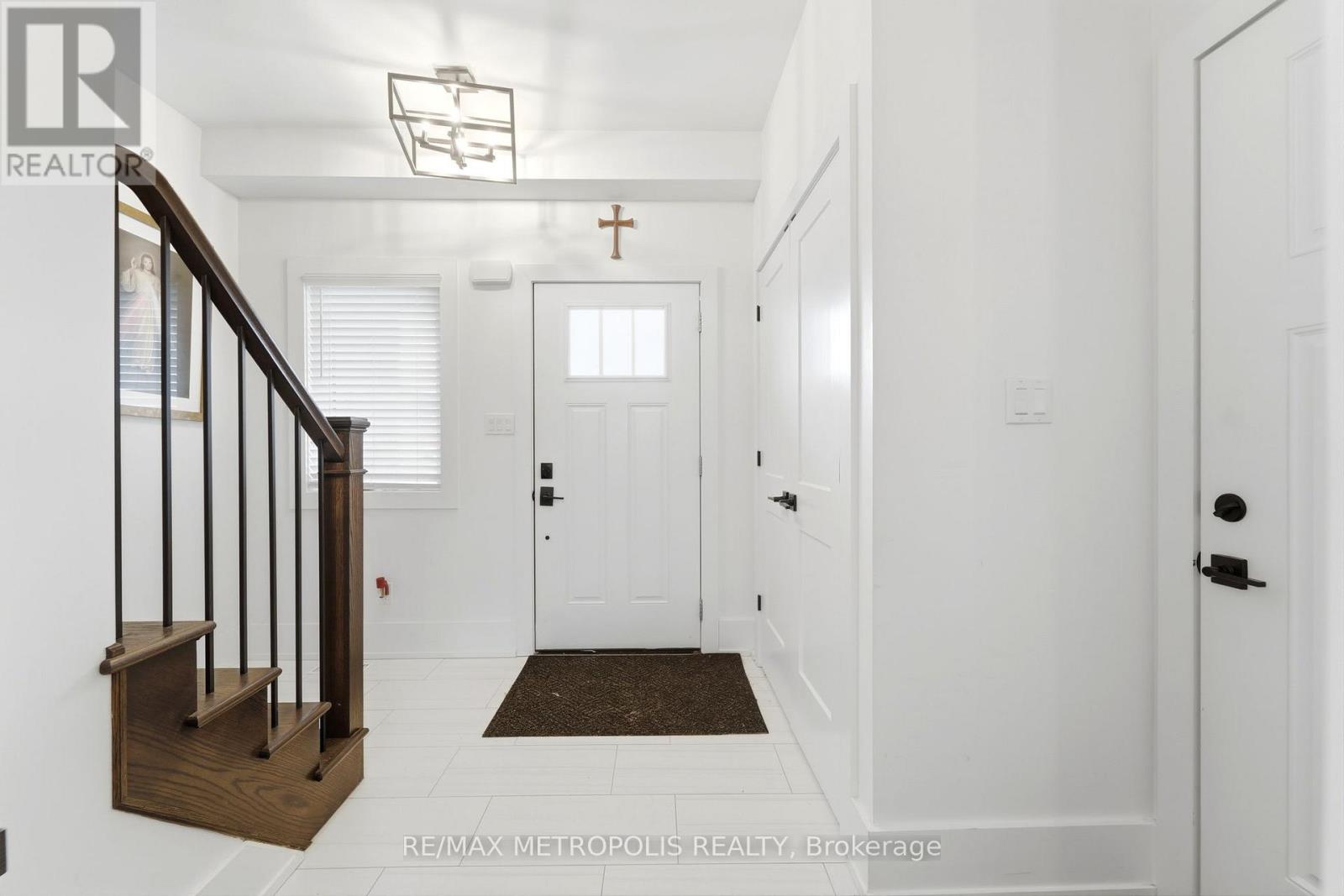 Semi-Detached/Link at 212 IVA STREET, Welland