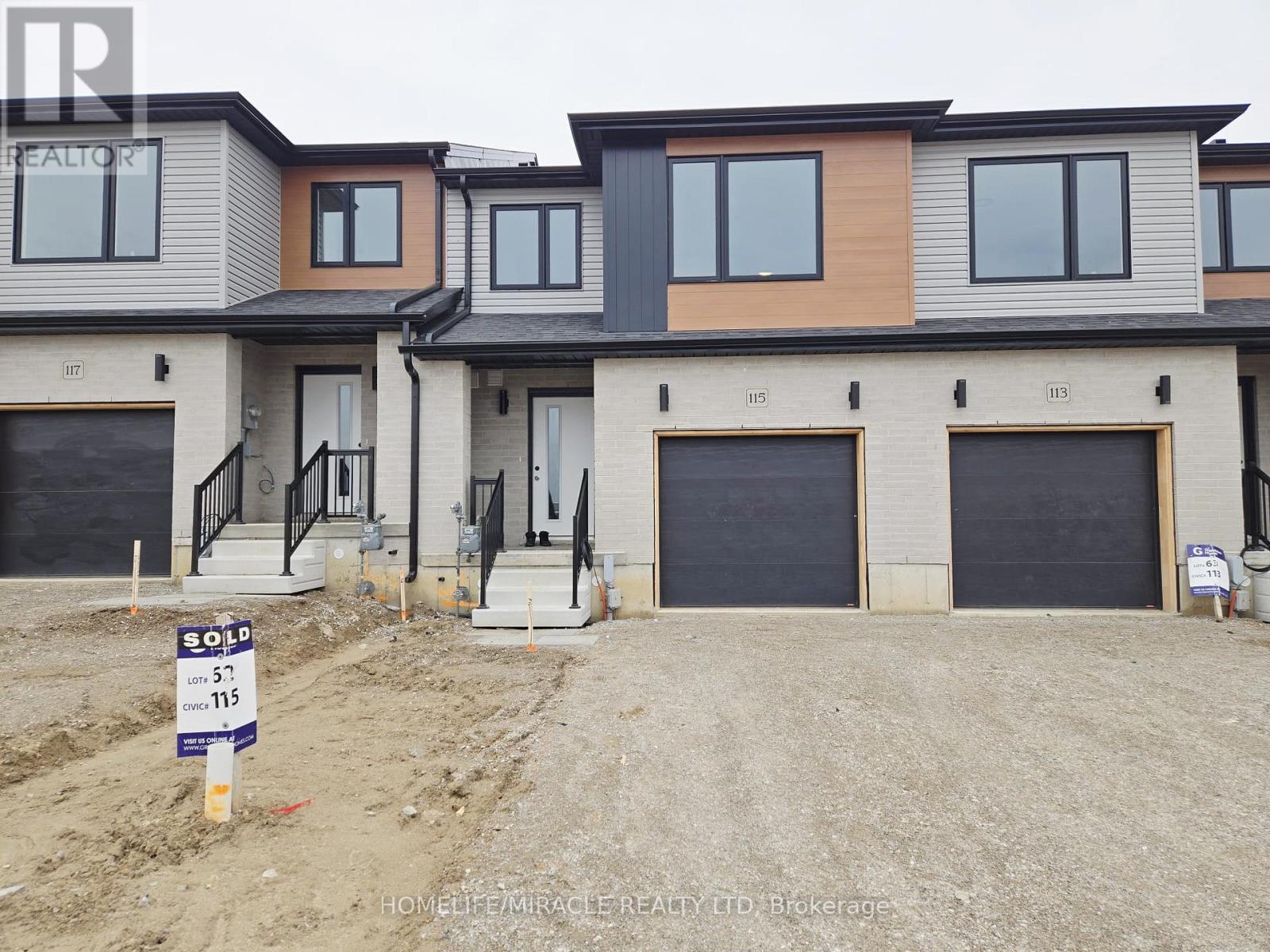 Townhouse at 117 MATTINGLEY STREET, Brant (Paris)