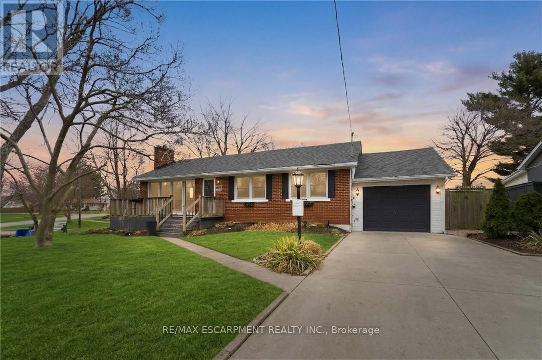 Detached at 40 NICKERSON AVENUE, St. Catharines (Vine/Linwell)