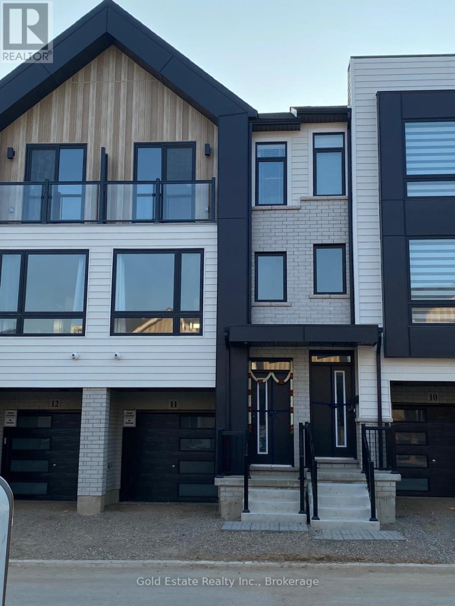 Townhouse at 11 - 55 TOM BROWN DRIVE, Brant (Paris)