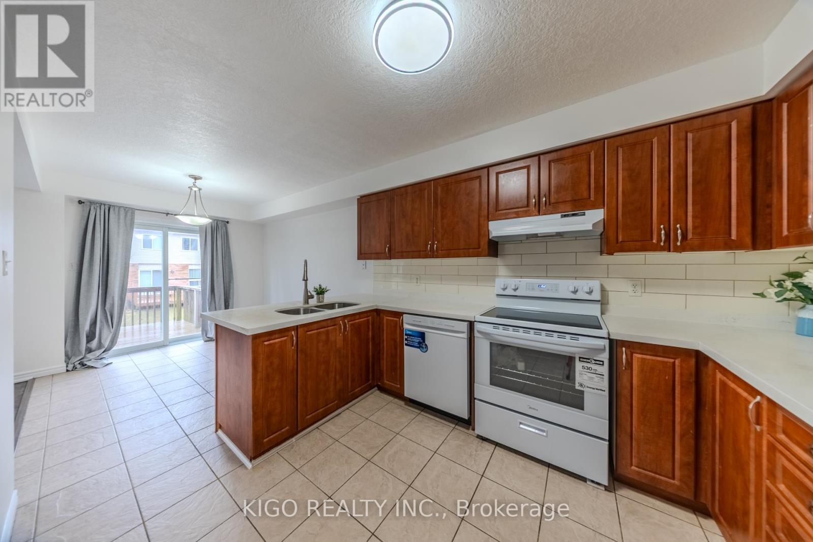 Townhouse at 13 - 468 DOON SOUTH DRIVE, Kitchener