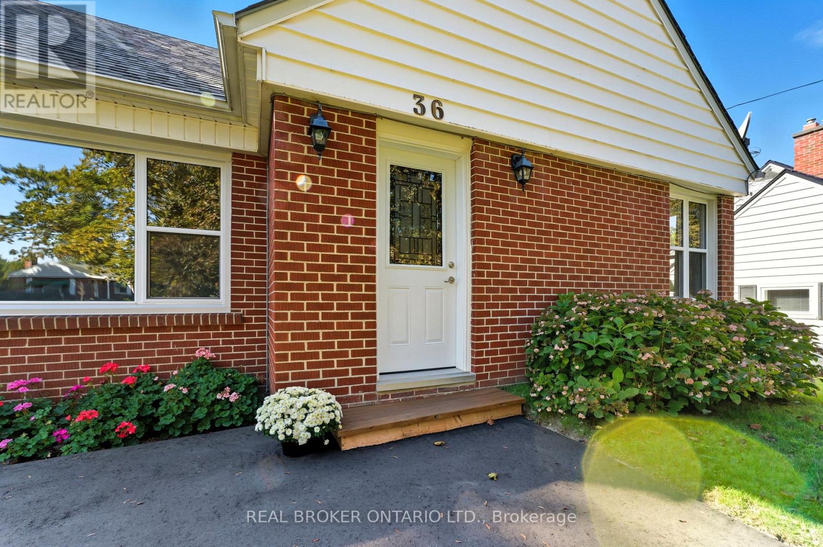 Detached at 36 GIBSON DRIVE, Norfolk (Simcoe)