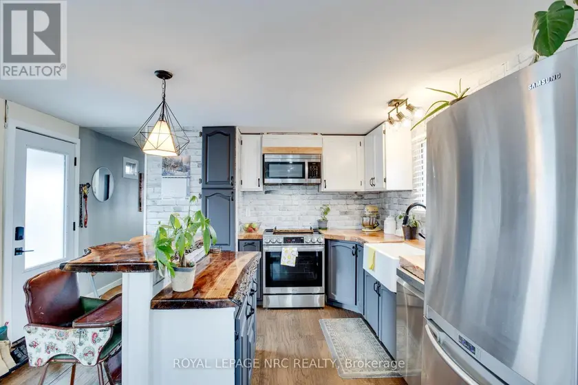 Detached at 297 - 241 ST. PAUL STREET, St. Catharines (Western Hill)