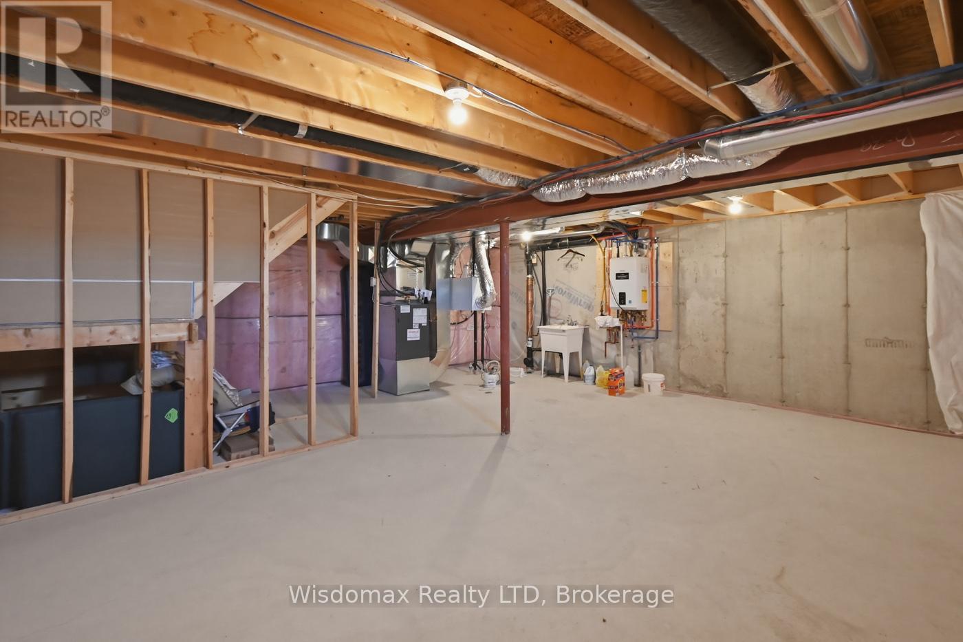 Townhouse at 29 BUR OAK DRIVE, Thorold