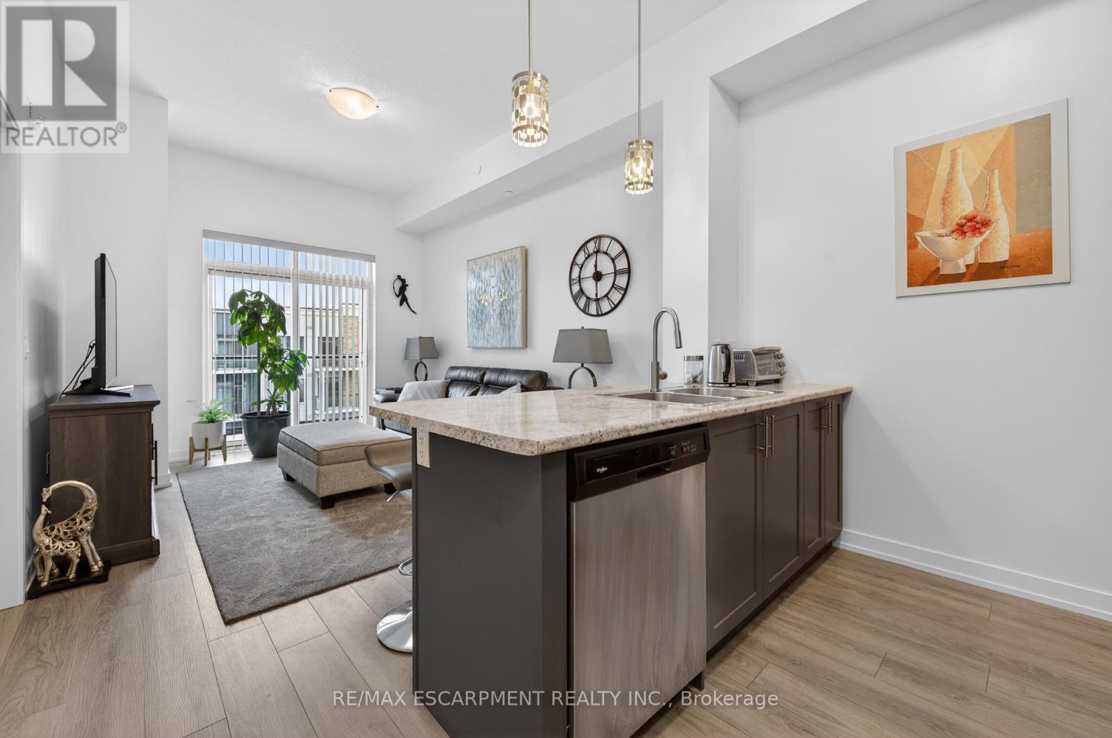 Apartment at 638 - 5055 GREENLANE ROAD, Lincoln (Lincoln Lake)