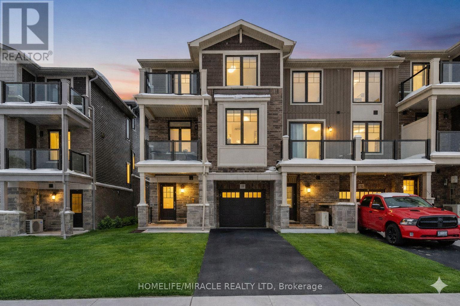 Townhouse at 92 - 10 BIRMINGHAM DRIVE, Cambridge