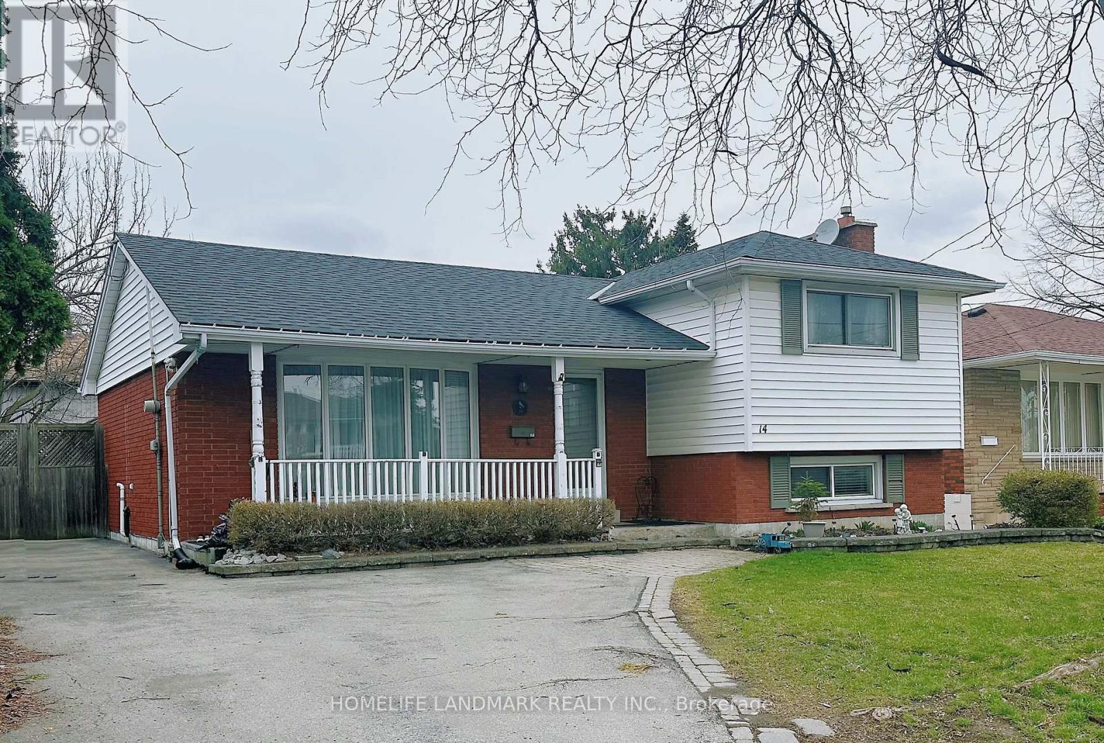 Detached at 14 LORRAINE DRIVE, Hamilton (Berrisfield)