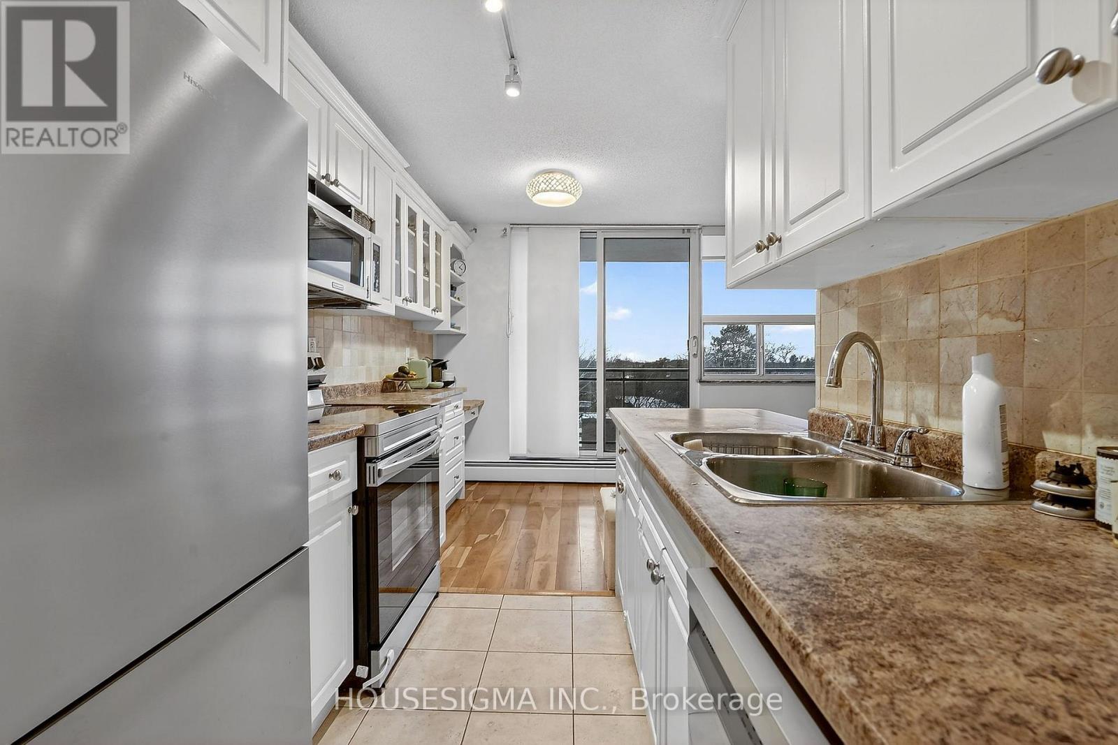 Apartment at 605 - 6390 HUGGINS STREET, Niagara Falls