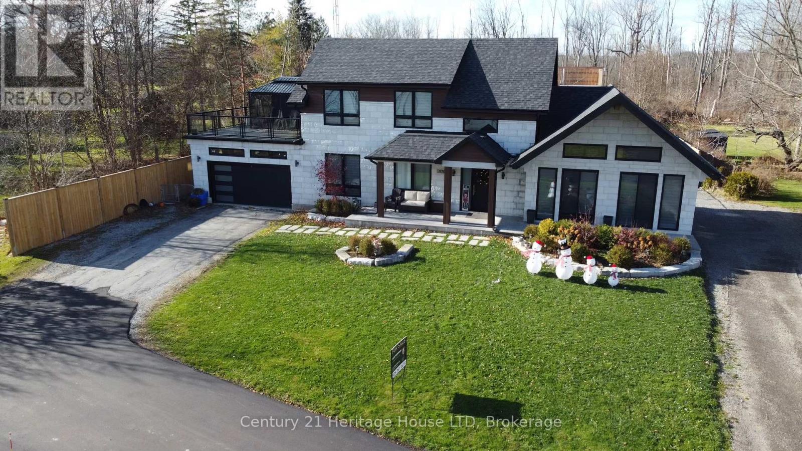 Detached at 9785 NIAGARA RIVER PARKWAY, Niagara Falls (Lyons Creek)