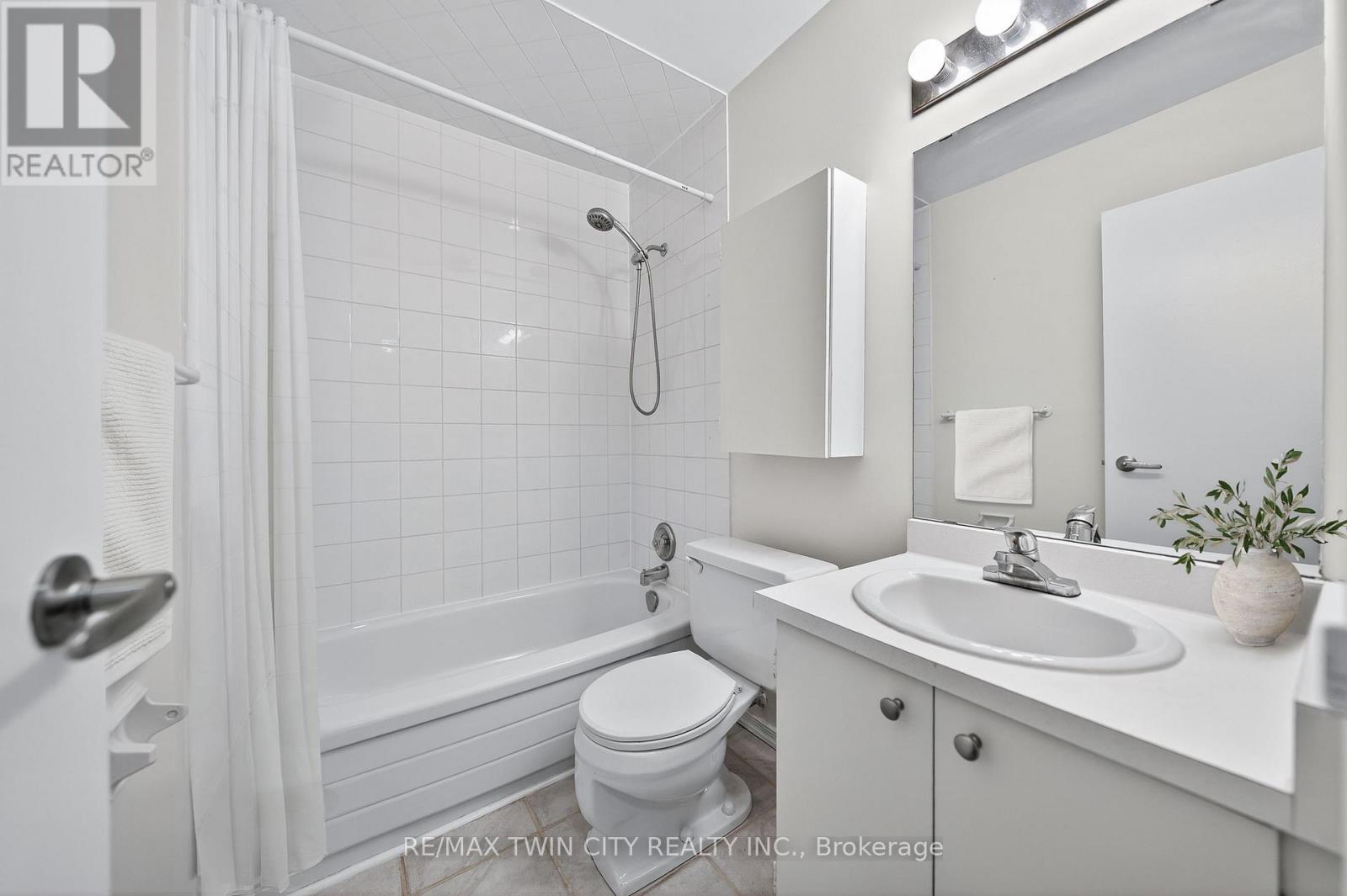 Apartment at 605 - 1100 COURTLAND AVENUE E, Kitchener