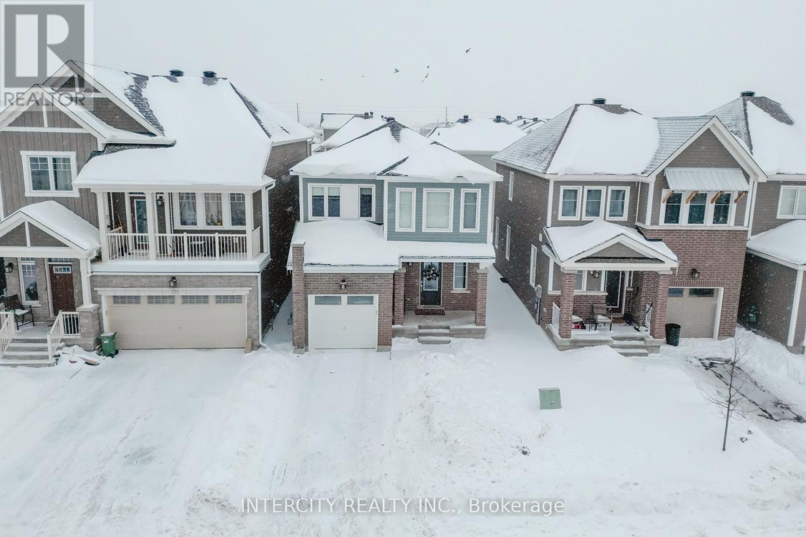 Detached at 124 HACKAMORE CRESCENT, Ottawa