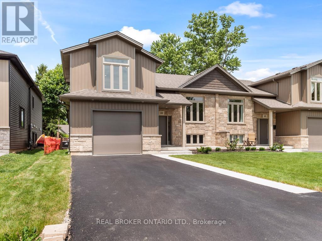 Semi-Detached/Link at 44 TOPHAM BOULEVARD, Welland (N. Welland)