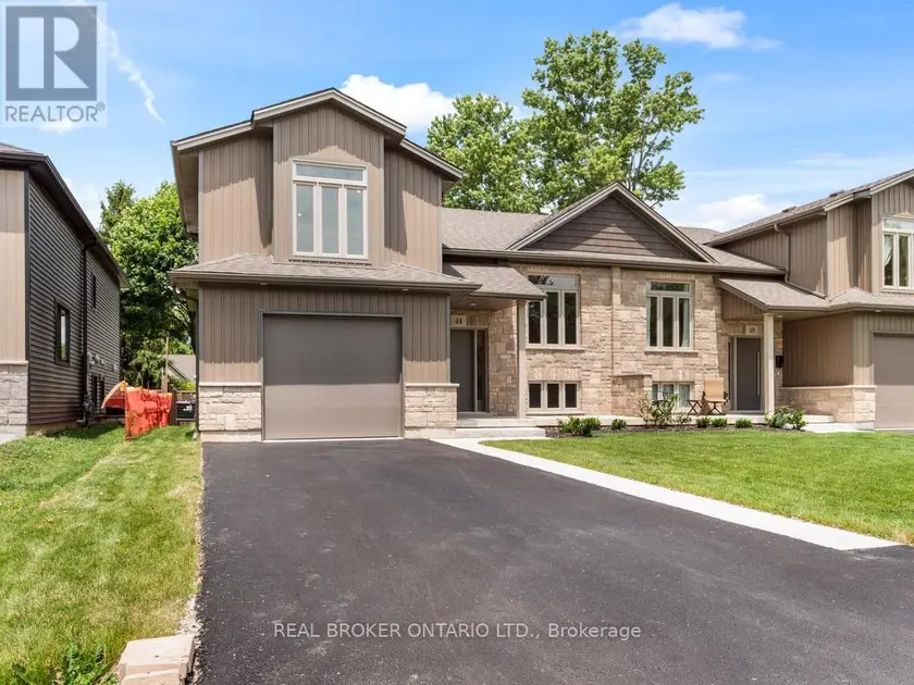 Semi-Detached/Link at 44 TOPHAM BOULEVARD, Welland