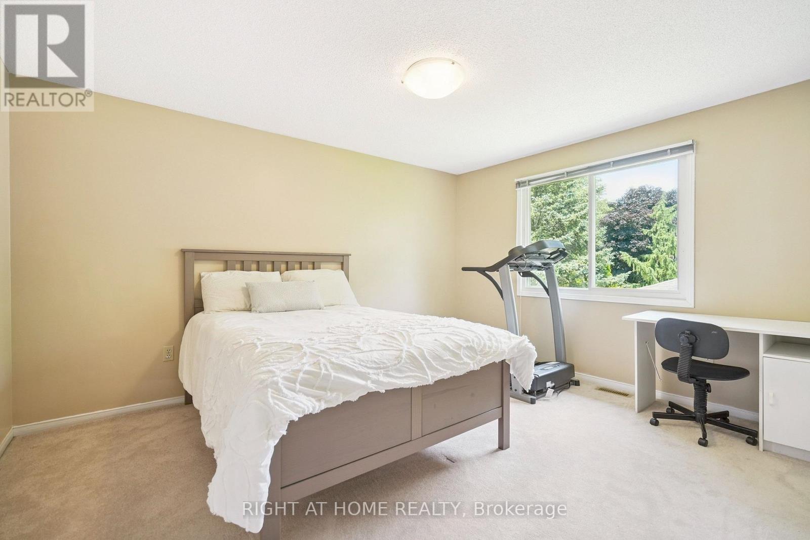Detached at 309 AMBERLY BOULEVARD, Hamilton